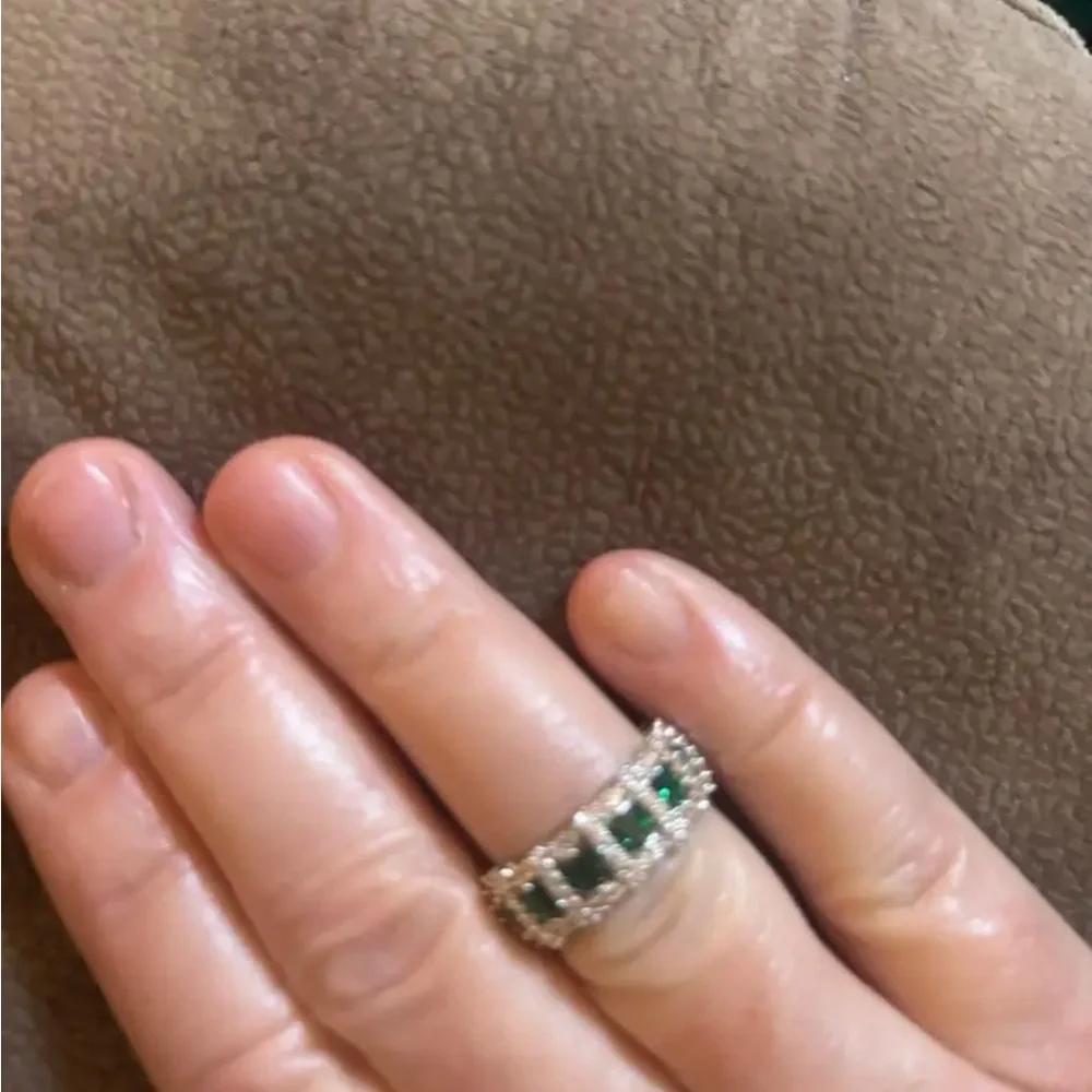 🆕 Beautiful Emerald Moissanite CZ Silver Cigar Band Ring